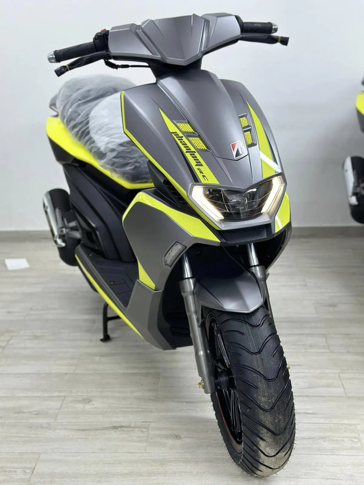 Moto  Phantom RC Z1  Jaune